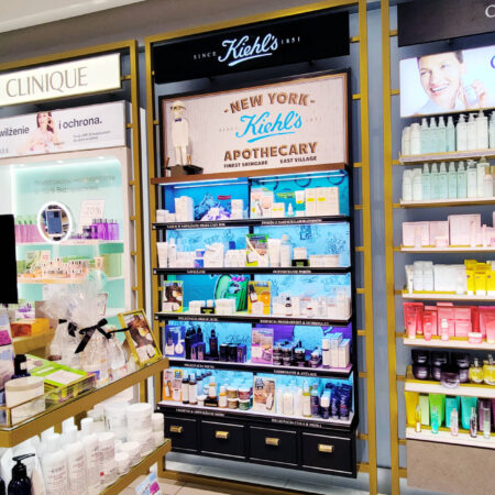 Kiehl’s Kosmetikdisplay in Douglas