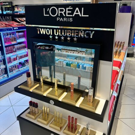 Display Regalende für L’Oréal Paris