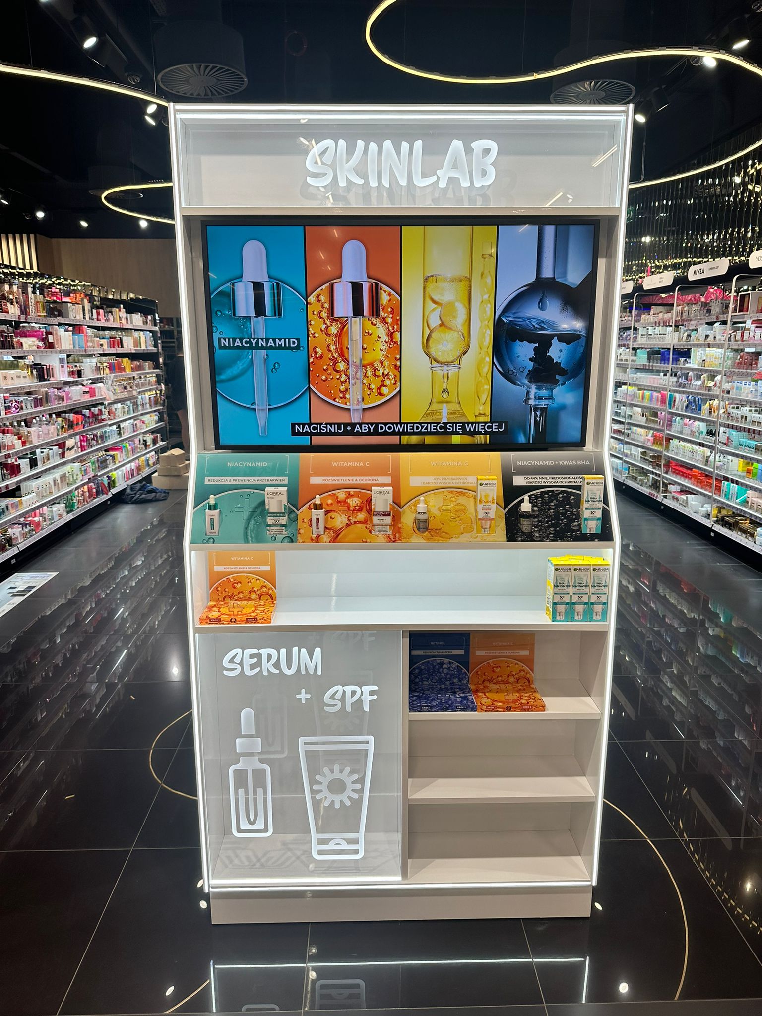 The L’Oréal display rack-end at Rossmann